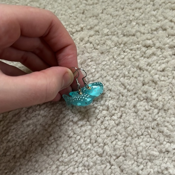Handmade Whale shark earrings - Picture 4 of 9